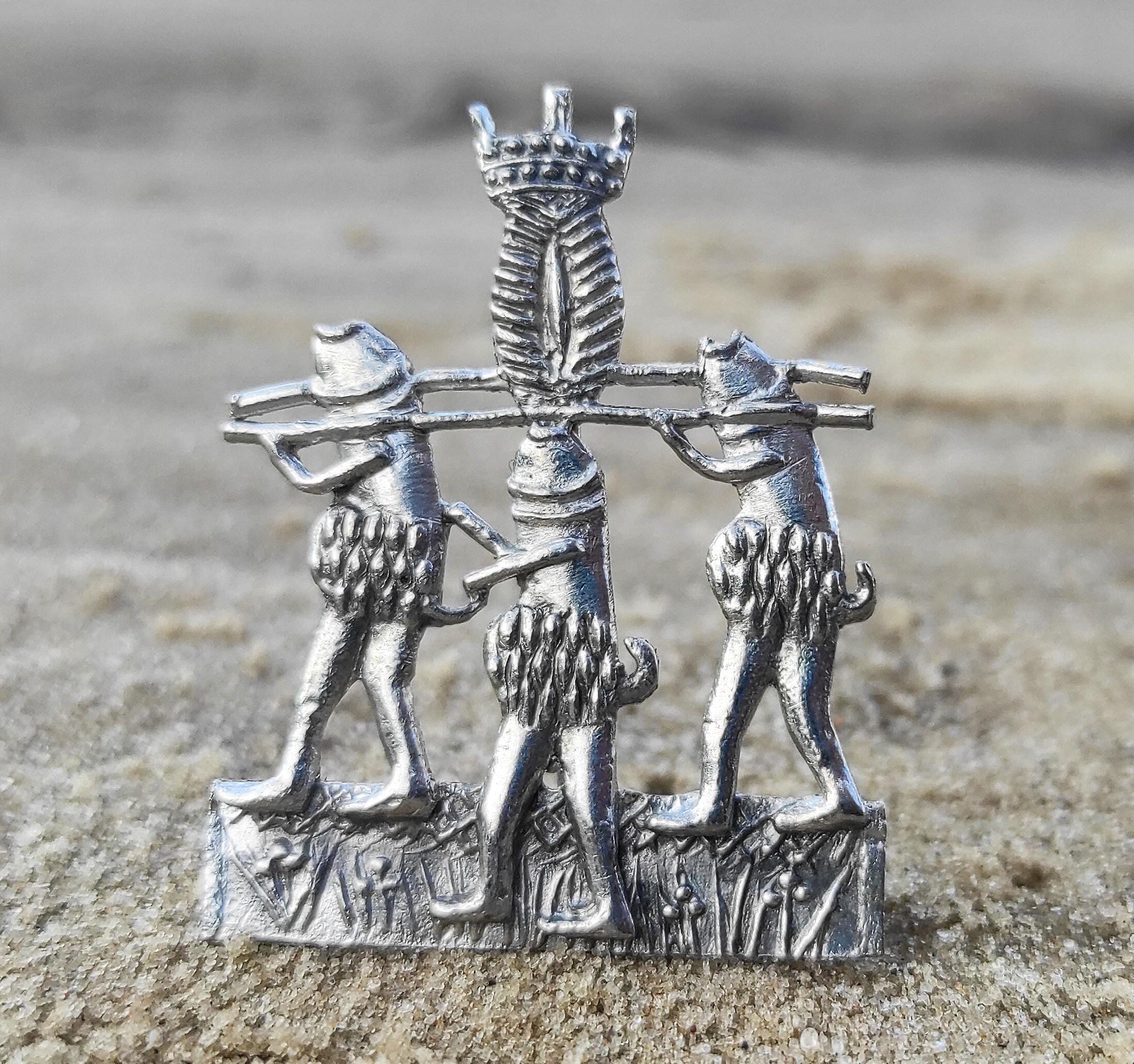 Hypocrisy / Penetralia ヒポクリシー Medieval Pilgrim Badge Replica – Satirical Queen Vulva Figure