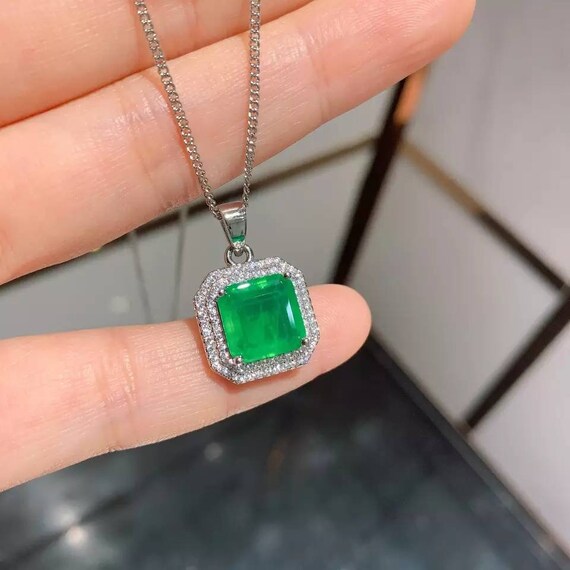 Square emerald pendant deals