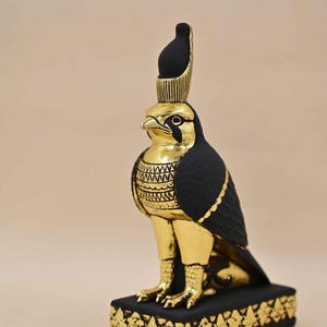 Falcon Horus God Ancient Egyptian Antiquities Statue Rare B.C Antique Pharaonic Stone Antiques Collectible Egypt Sculpture