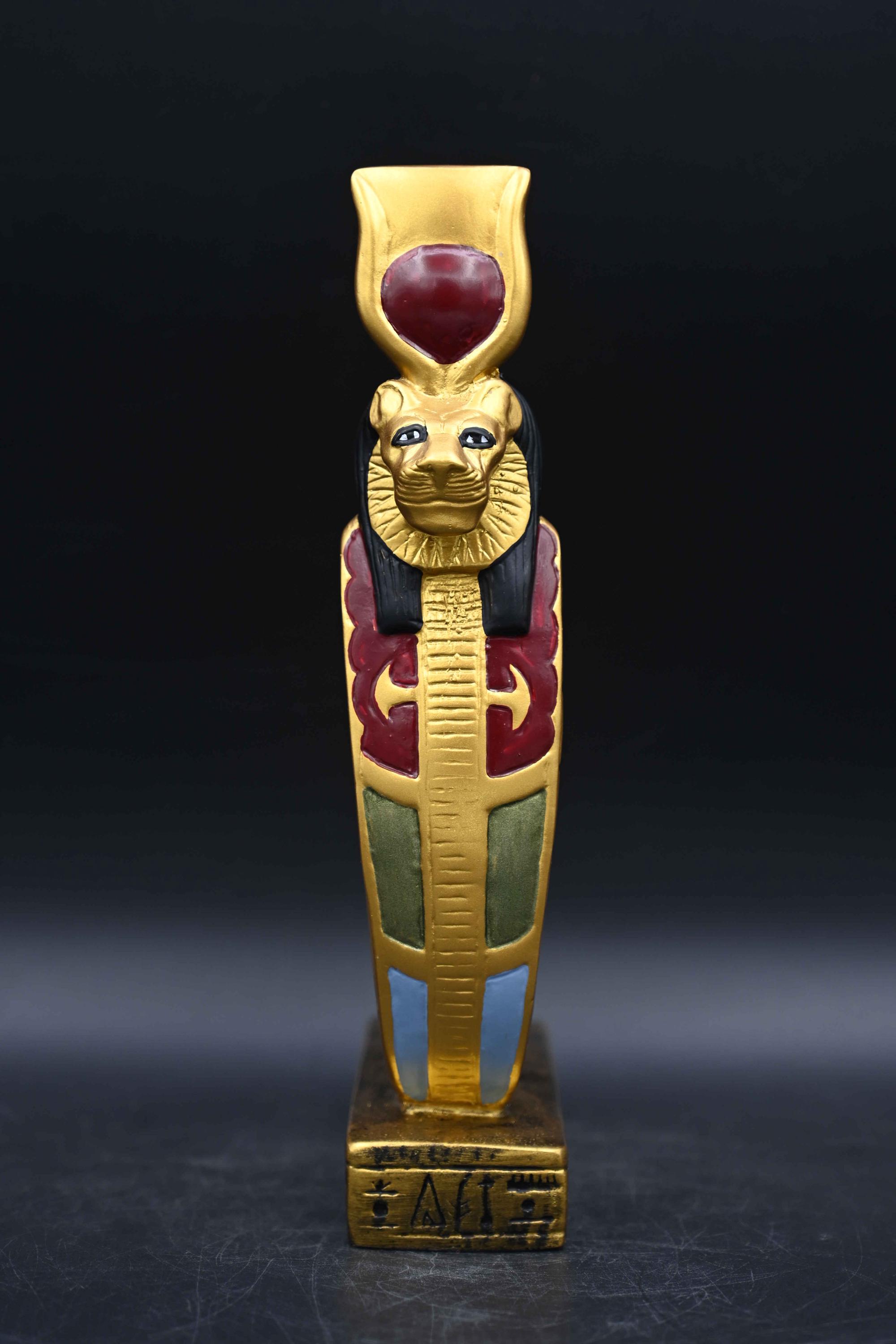 エジプト ファラオ像 ファラオのセクメト神像 - 希少な古代エジプトの石造