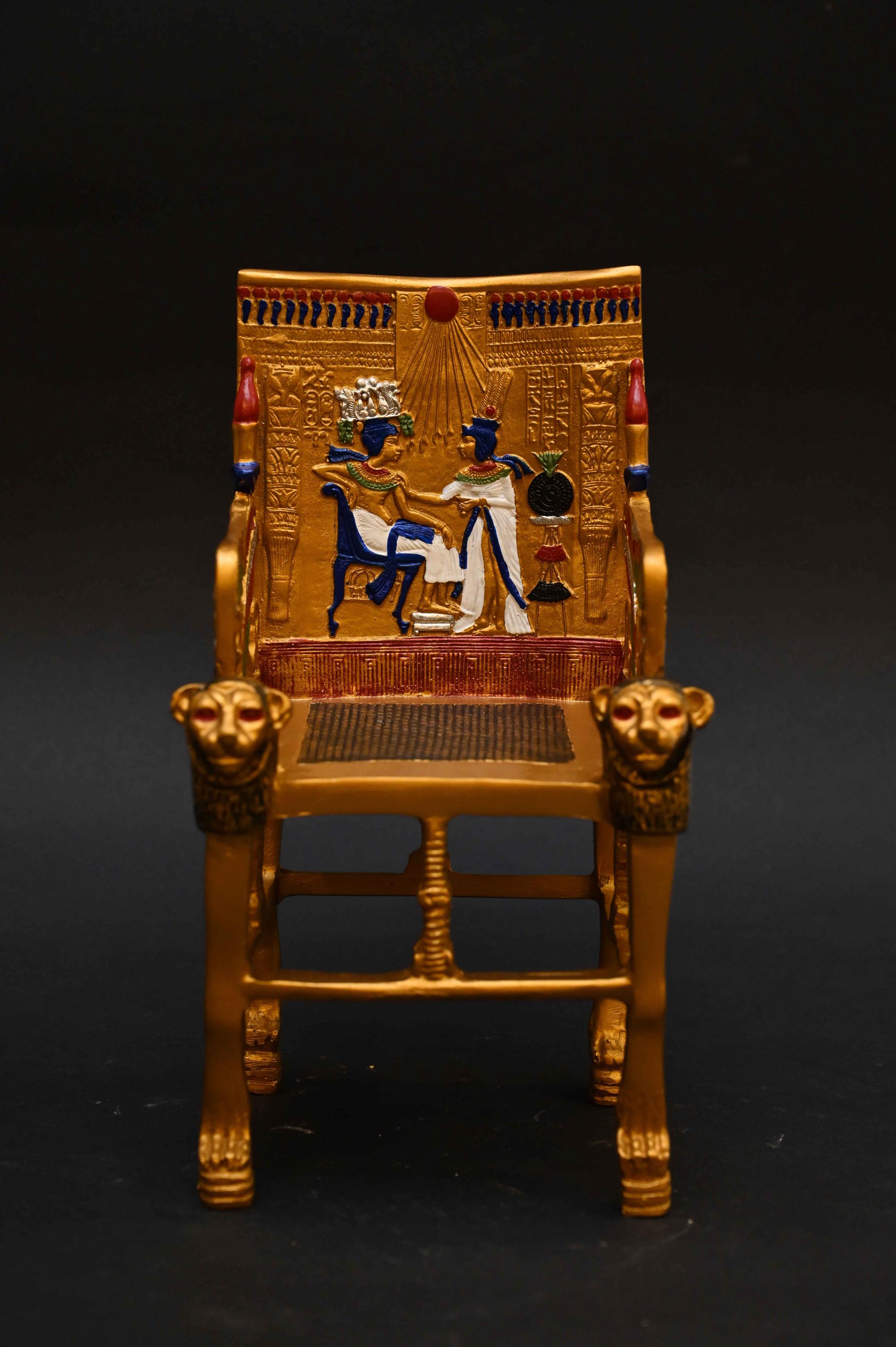 ツタンカーメン王の手彫りの石の玉座：古代エジプトの装飾 - Etsy 日本