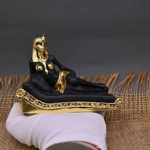 Handcrafted Cleopatra Egyptian Queen Stone Statue - Authentic Pharaonic Home Decor, Luxury Gift