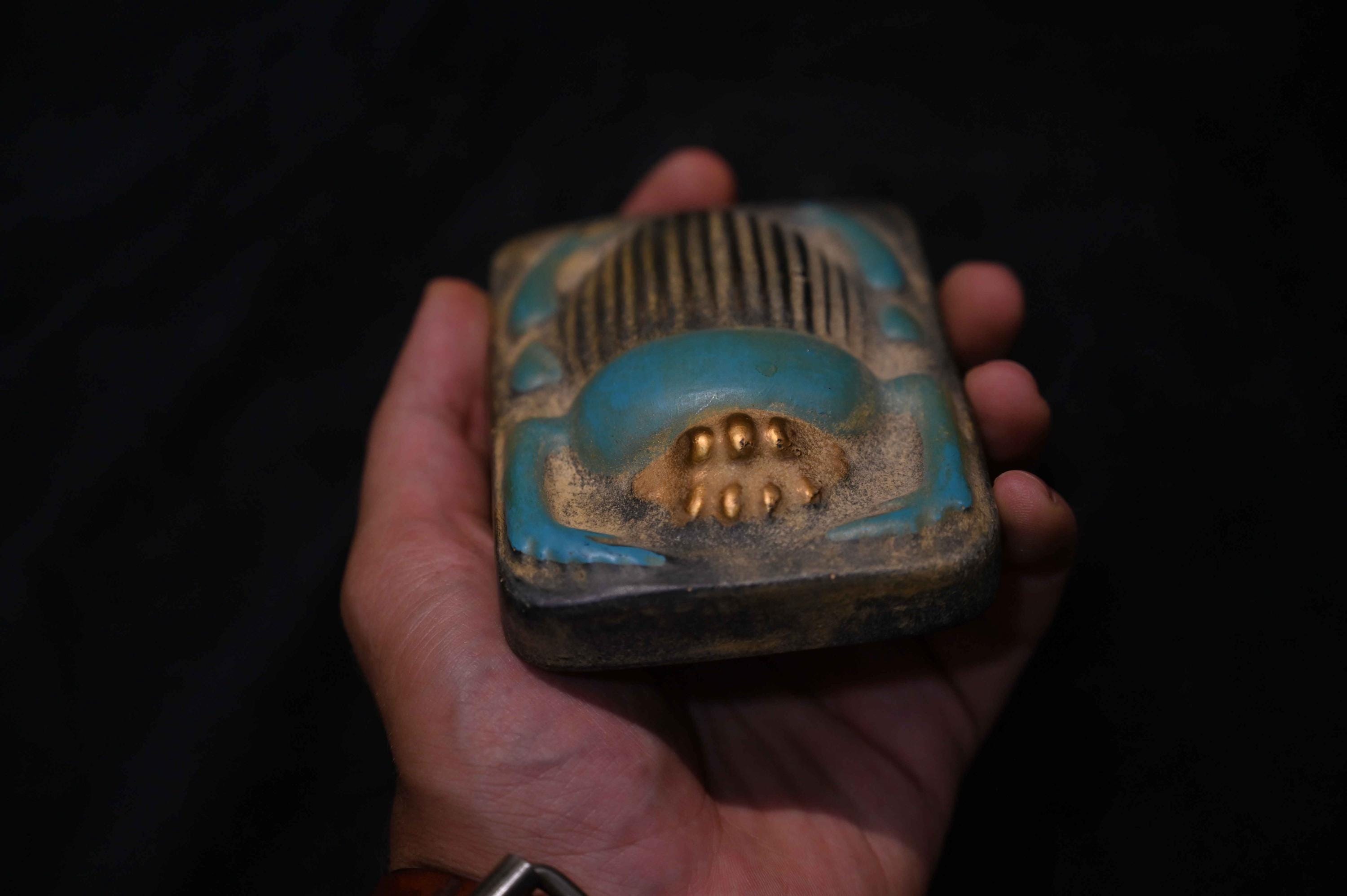 希少なアンティークエジプトスカラベ像｜古代ファラオの石造骨董品