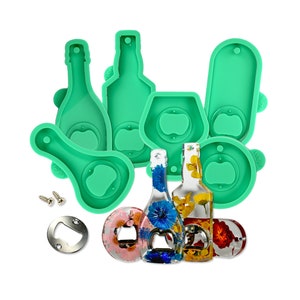 Puede incluir: Un juego de seis moldes de abridor de botellas de silicona verde, que incluyen una copa de vino, una botella y una forma rectangular. También hay tres abridores de botellas terminados hechos con resina y flores prensadas.