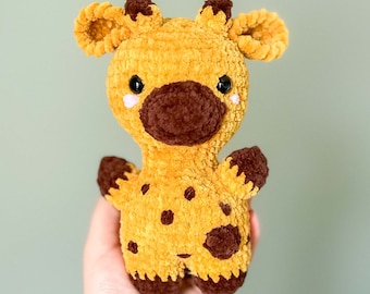 giraffvirkmönster, amigurumimönster, amigurumigiraff, safaridjur, nybörjarvänligt, enkelt mönster, Georgia Den stående giraffen