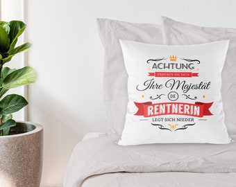 Kissen "Rentnerin - Ihre Majestät" von Fashionalarm | 40x40 cm bedruckt Spruch Motiv | Geschenk Rente Pension Pensionärin Abschied Arbeit