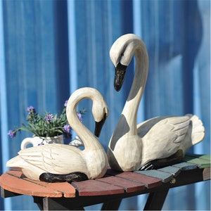 2 PCs Wooden Swan Elegant Swan, Hand Carved Goose Figurine for Home Landscape Ornament, Swan Statues Art Craft for Wedding Gift Decoration