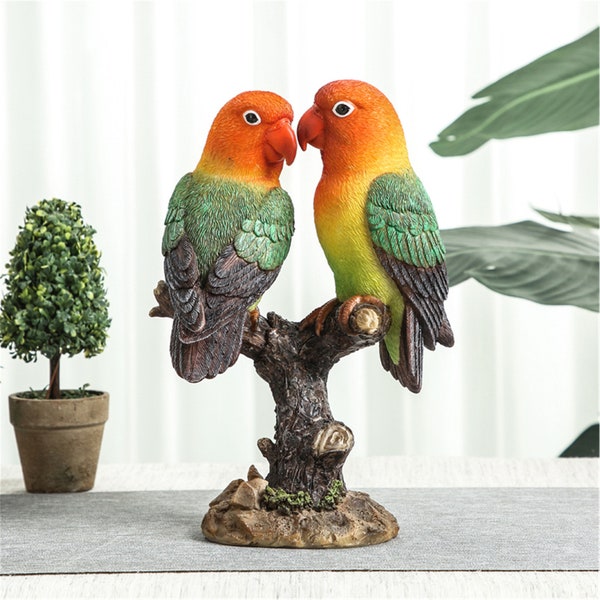 Lovebird Parrot on Stump Statue Parrot Tree Hugger Garden Figurines Lifelike Tropical Couple Bird Sculptures for Patio Lawn Decoration