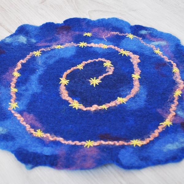 Advent spiral calendar, waldorf inspired wool felted mat with spiral, spiral walk, waldorf christmas celebration