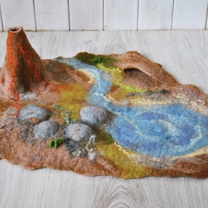 Volcano felted play mat, waldorf inspired dinosaur playscene, 3D storitelling playmat, dino land