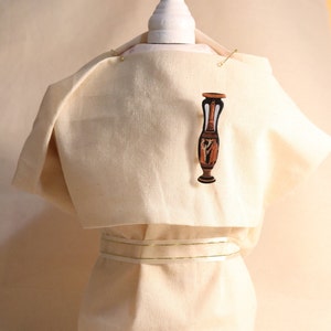 Hochzeitsszene auf einer Loutrophoros Brosche