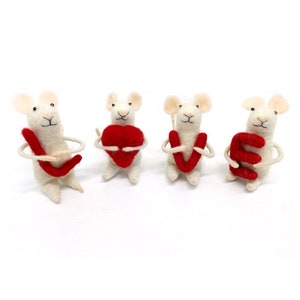 Love mice, Wool Felt Mouse with Love famliy Handmade Ornament, 4 Sets