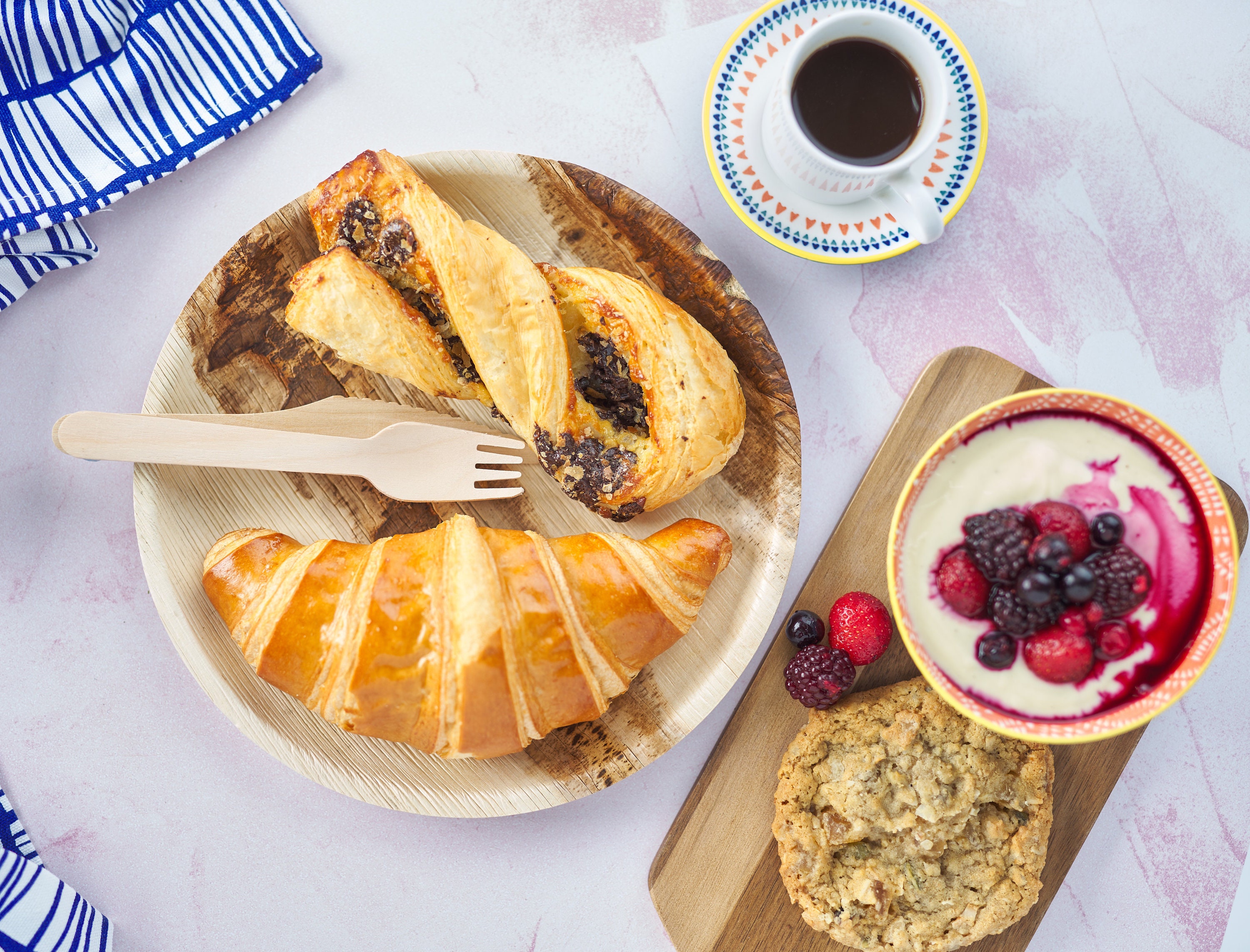 Premium Large Disposable & Biodegradable Plates Set With Cutlery