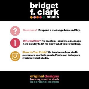 Peut inclure: Un graphique rose et jaune avec le texte "bridget f. clark studio" et des informations sur la fa&ccedil;on de contacter le studio pour des questions, des changements de taille et pour voir les impressions des clients sur Instagram.