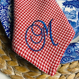 Embroidered Houndstooth Cloth Napkins | Monogrammed Napkins | Houndstooth Napkins | Embroidered Napkins I Engagement Wedding Gift