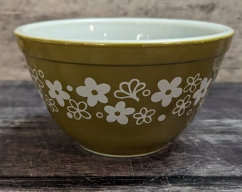 401 Spring Blossom Pyrex Mixing Bowl