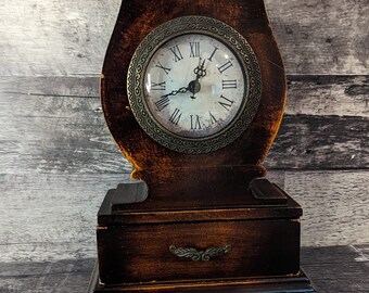 Gorgeous Wooden Mantle Clock