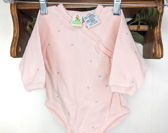 Vintage Sesame Street Peach Baby Bodysuit with Embroidered Flowers | Vintage Baby Clothes | Vintage Baby Style | Size 3-6 Months