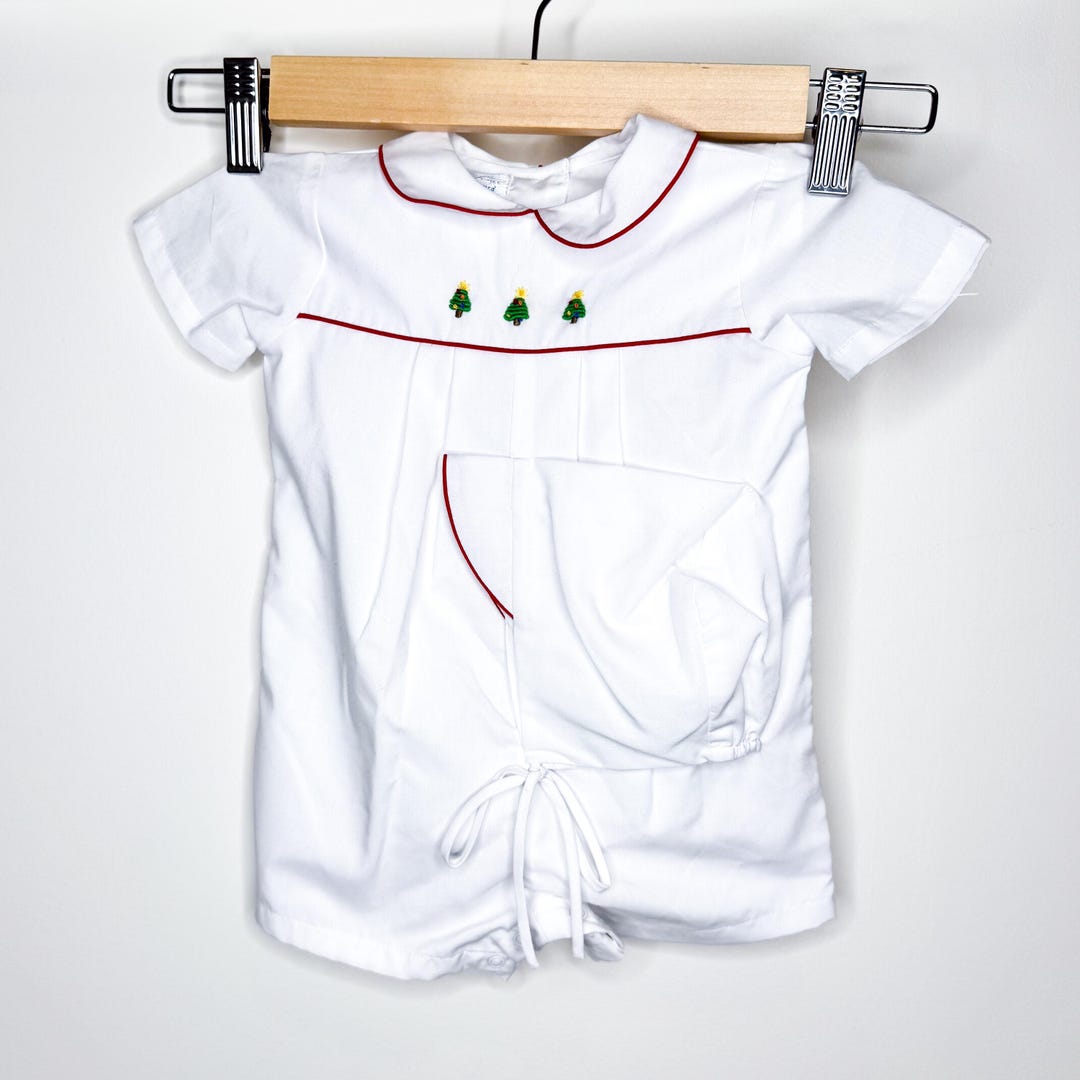 Vintageinspired White Newborn Romper With Christmas Tree Embroidery — free download