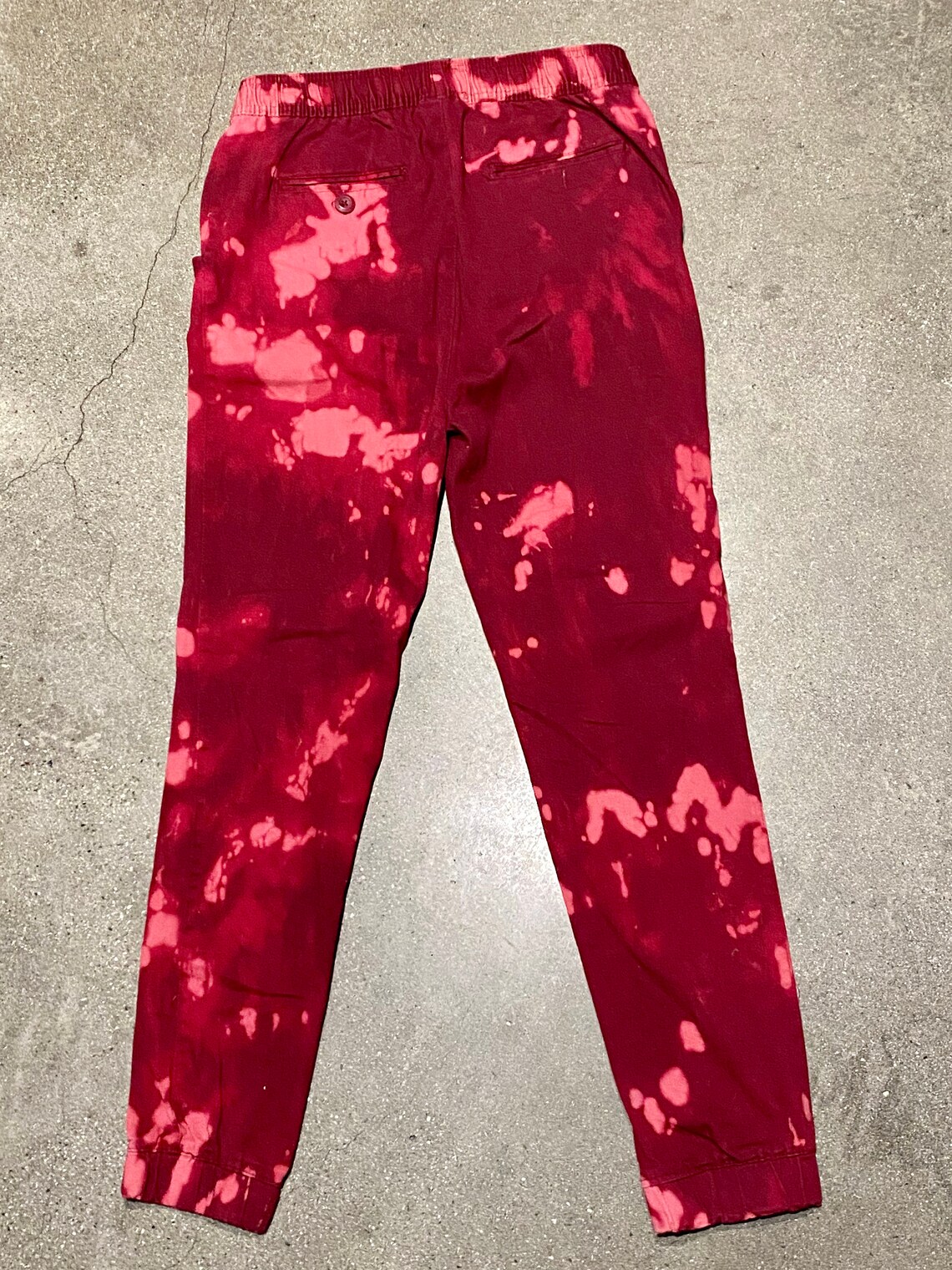 red jogger pants mens