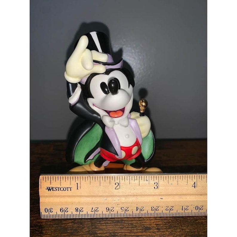 Walt Disney Magician Mickey Mouse On with Show Figurine 1997 image 6