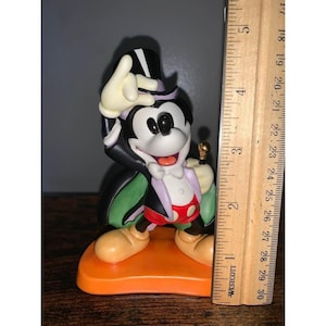 Walt Disney Magician Mickey Mouse On with Show Figurine 1997 image 7