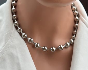 Collier chaîne boules plaqué or – Elise et moi Collier chaîne boules plaqué or – Elise et moi