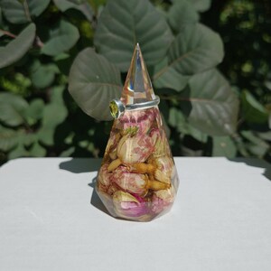 Ring Stand| Ring Cone| Enagagement Ring Holder| Wedding Ring Display| Resin Ring Holder| Handmade Ring Holder| Ring Display| Ring Storage| Rose Buds