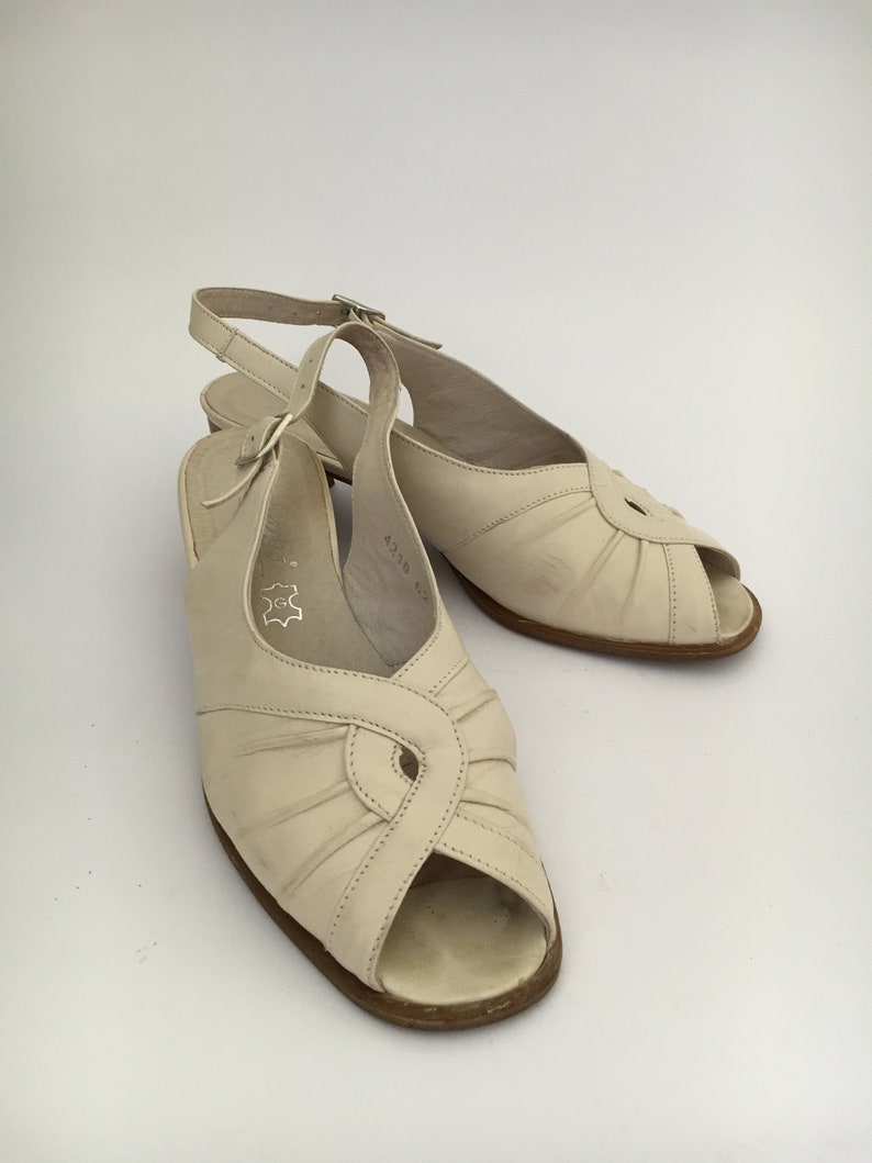 Vintage sandals/ Vintage leather shoes / Vintage Style for Her / Vintage leather sandals / Vintage beige sandals image 1