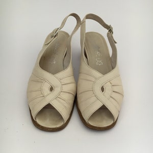 Vintage sandals/ Vintage leather shoes / Vintage Style for Her / Vintage leather sandals / Vintage beige sandals image 3