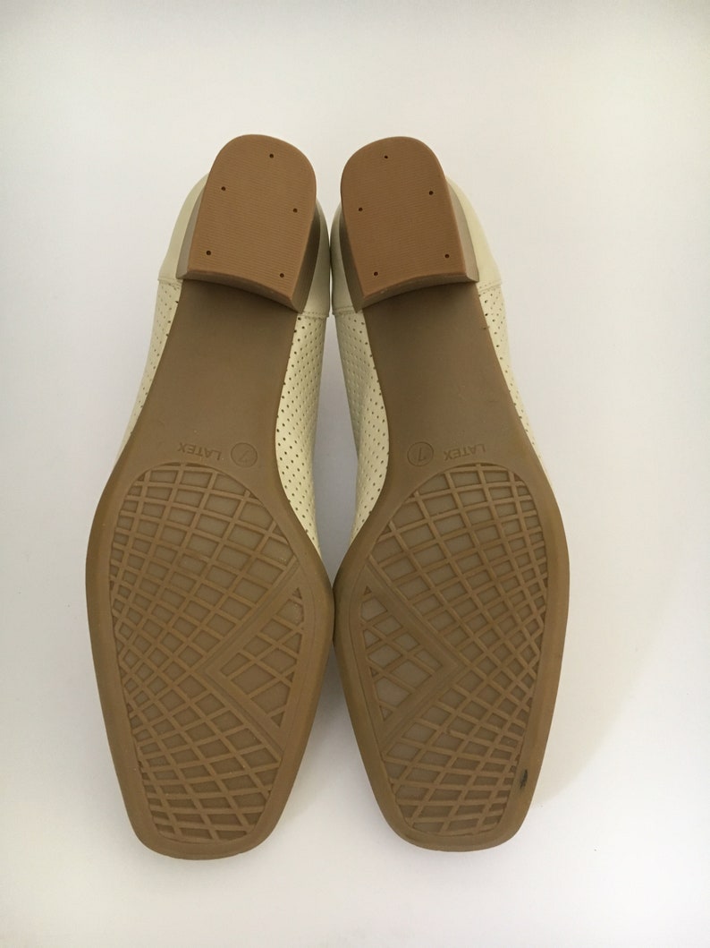 Vintage sandals/ Vintage leather shoes / Vintage Style for Her / Vintage leather sandals / Vintage beige sandals image 6