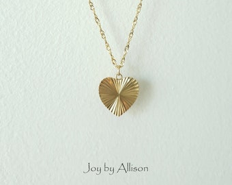 Gold Sunbeam Heart Medallion Necklace. Tarnish Free & Waterproof Jewelry. Trendy Sunburst Pendant Necklace. High Quality PVD Gold