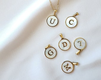 Round Natural Shell Pendant Initial Alphbet Letter A-Z Necklace