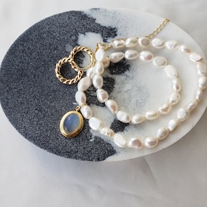 Moonstone Pendant Freshwater Pearl Choker: 925 Sterling Silver Necklace