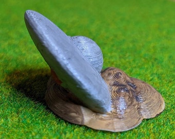 N-Scale Crashed UFO Model | 1:160 Train Scenery, Hidden Easter Egg | Gray