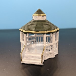 N-Scale Small Town Gazebo with Side Latticework and Benches - Very Detailed 1:160 Scale Model for Dioramas Terrariums and Dollhouses