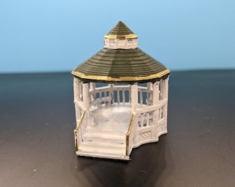 N-Scale 3D Printed Gazebo: Miniature Town Center Pavilion in White with Green Roof