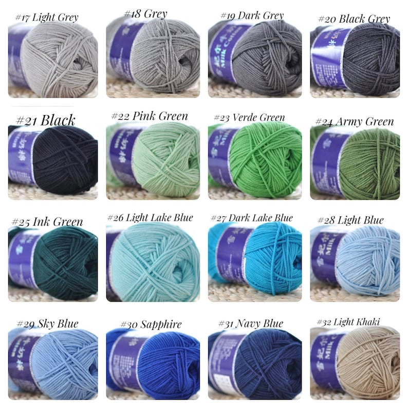 Pu&ograve; includere: Una collezione di 16 gomitoli di filato in vari colori, tra cui grigio chiaro, grigio, grigio scuro, grigio nero, nero, verde rosa, verde scuro, verde militare, verde inchiostro, blu lago chiaro, blu lago scuro, blu chiaro, blu cielo, zaffiro, blu navy e kaki chiaro. Ogni gomitolo &egrave; etichettato con un numero e un nome di colore.