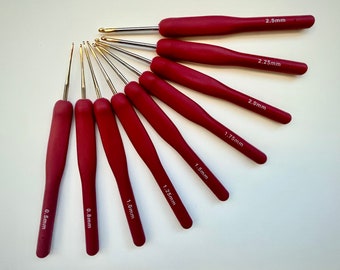 Gold Tip Ergonomic Metal Crochet Hook, Aluminum Crochet Hook with Ergonomic Handle, Ultra Fine Ergonomic Crochet Hook 0.5mm-2.5mm
