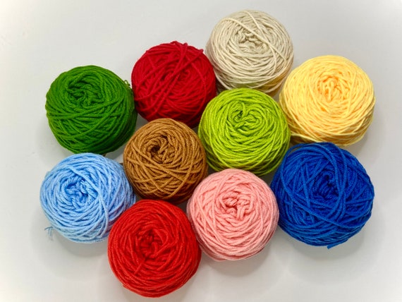 4 fils de coton au lait pour crochet et amigurumi, petite pelote