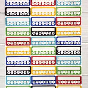K&ouml;nnte beinhalten: Eine Sticker-Tabelle mit 18 bunten w&ouml;chentlichen Gewohnheits-Trackern. Jeder Tracker hat einen leeren Platz zum Schreiben einer Gewohnheit und eine Reihe von sieben Kreisen, die mit MTWTFSS f&uuml;r die Wochentage beschriftet sind. Die Tabelle tr&auml;gt den Titel "Weekly Habit Trackers | Pop Art" und den Text "STI-366 Purple Pisces Creations purplepiscescreation.etsy.com".