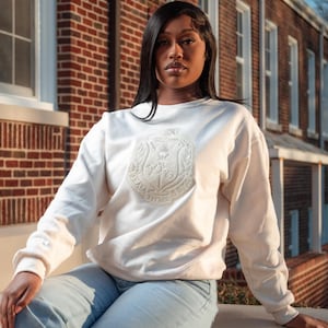 Schild-Cream-on-Cream Dreieck-Sigma-Theta-Creamneck