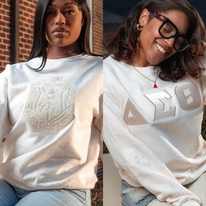 Delta Sigma Theta Kräm-på-Kräm-paket - Bouppteckningssäsong - Välj 2 tröjor och spara 10