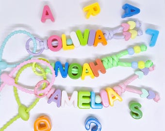 Porte-clés alphabet personnalisé, breloque pour sac prénom personnalisé, perles colorées, corde réglable