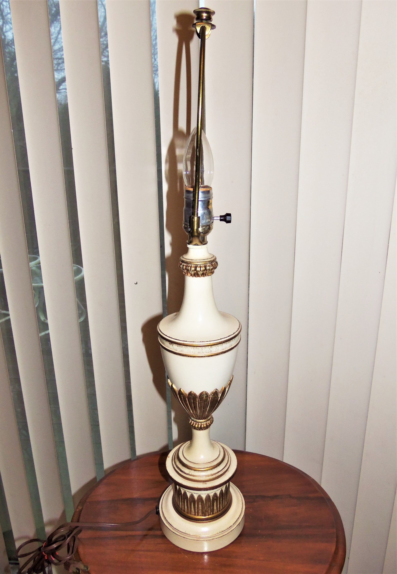 Vintage 1950s Stiffel Trophy Urn Table Lamp Cream & Gold Etsy