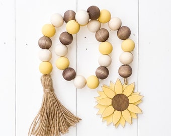 Bauernhaus Sunflower Wood Bead Girlande, Tiered Tablett Decor, Sonnenblumen Dekor, Sonnenblume gestuftes Tablett, Perlengirlande, Girlande mit Quasten