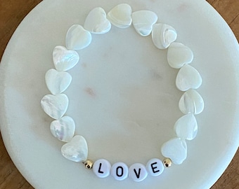 Pearl heart beaded bracelet, heart beaded bracelet, personalized beaded bracelet, custom name bracelet, shell heart beaded bracelet