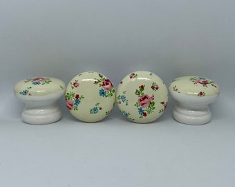 Boutons de tiroir en bois floraux de style vintage : style Cath Kidston, découpés à la main, 35 mm avec fixations