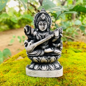 Small goddess Saraswati with Veena Statue God Figurines Hindu Goddess on Lotus Of Knowledge Music God Saraswathi Devi Spiritual Statue pooja