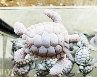 HUIANER Mini-Meeresschildkröten Aus Harz – 20 Stück, Ca. 4,4 X 3,8 Cm – Für Deko, DIY, Terrarien, Puppenhäuser & Miniaturlandschaften